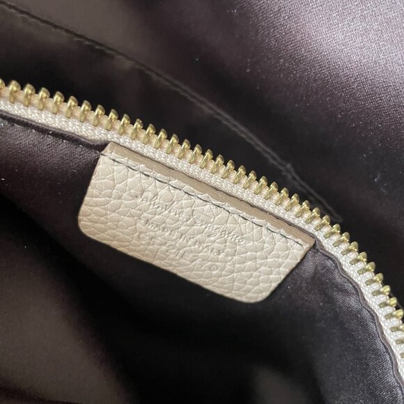 Salvatore Ferragamo Tan Shoulder Bag - Picture 4 of 7